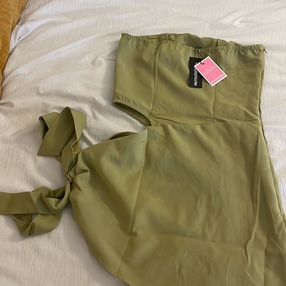 Pretty Little Thing Corset Green Going Out/Dinner Dress - Picture 3 of 4